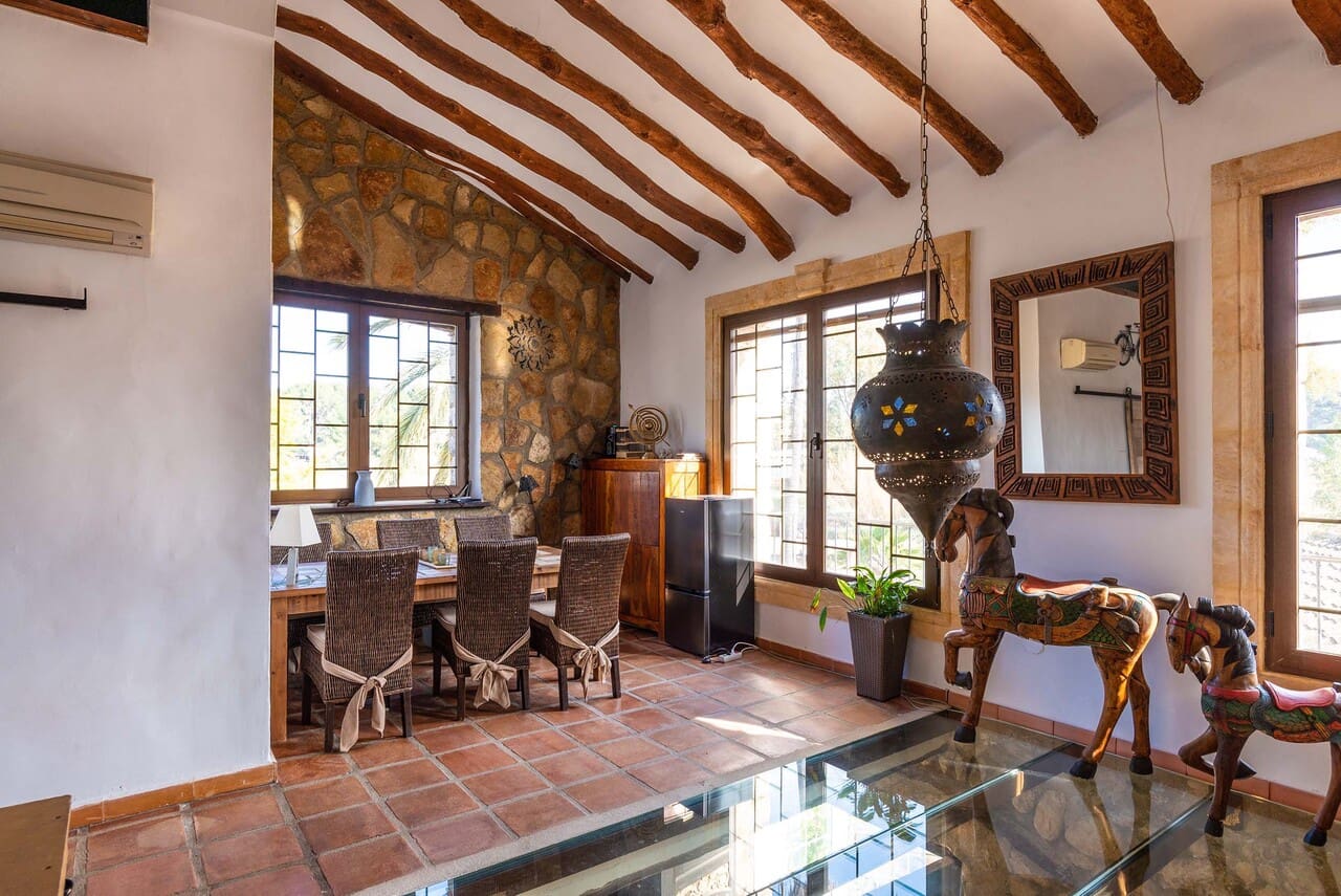 6 bedroom Finca/Country House for sale in Jalon / Xalo with pool garage - € 1,195,000 (Ref: 7409877)