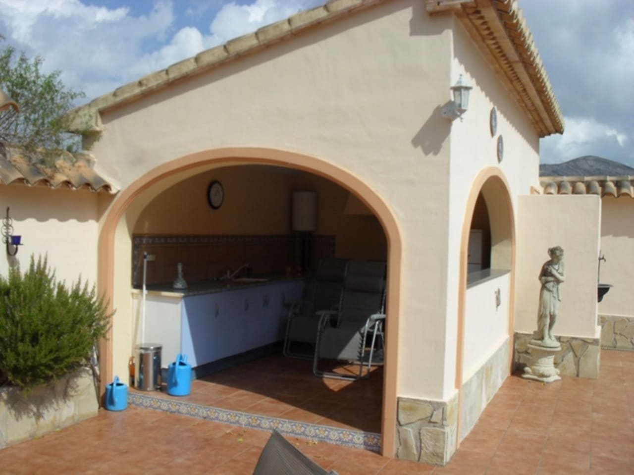 3 bedroom Villa for sale in Jalon / Xalo with pool garage - € 599,000 (Ref: 8906475)