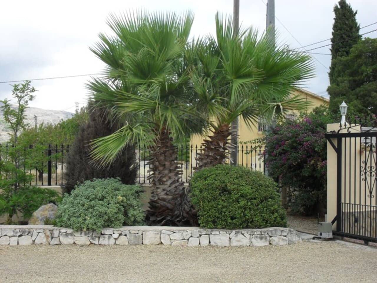 3 bedroom Villa for sale in Jalon / Xalo with pool garage - € 599,000 (Ref: 8906475)