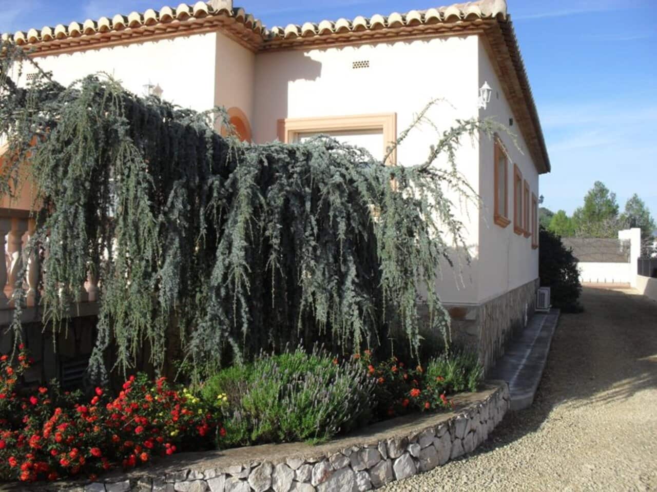 3 bedroom Villa for sale in Jalon / Xalo with pool garage - € 599,000 (Ref: 8906475)