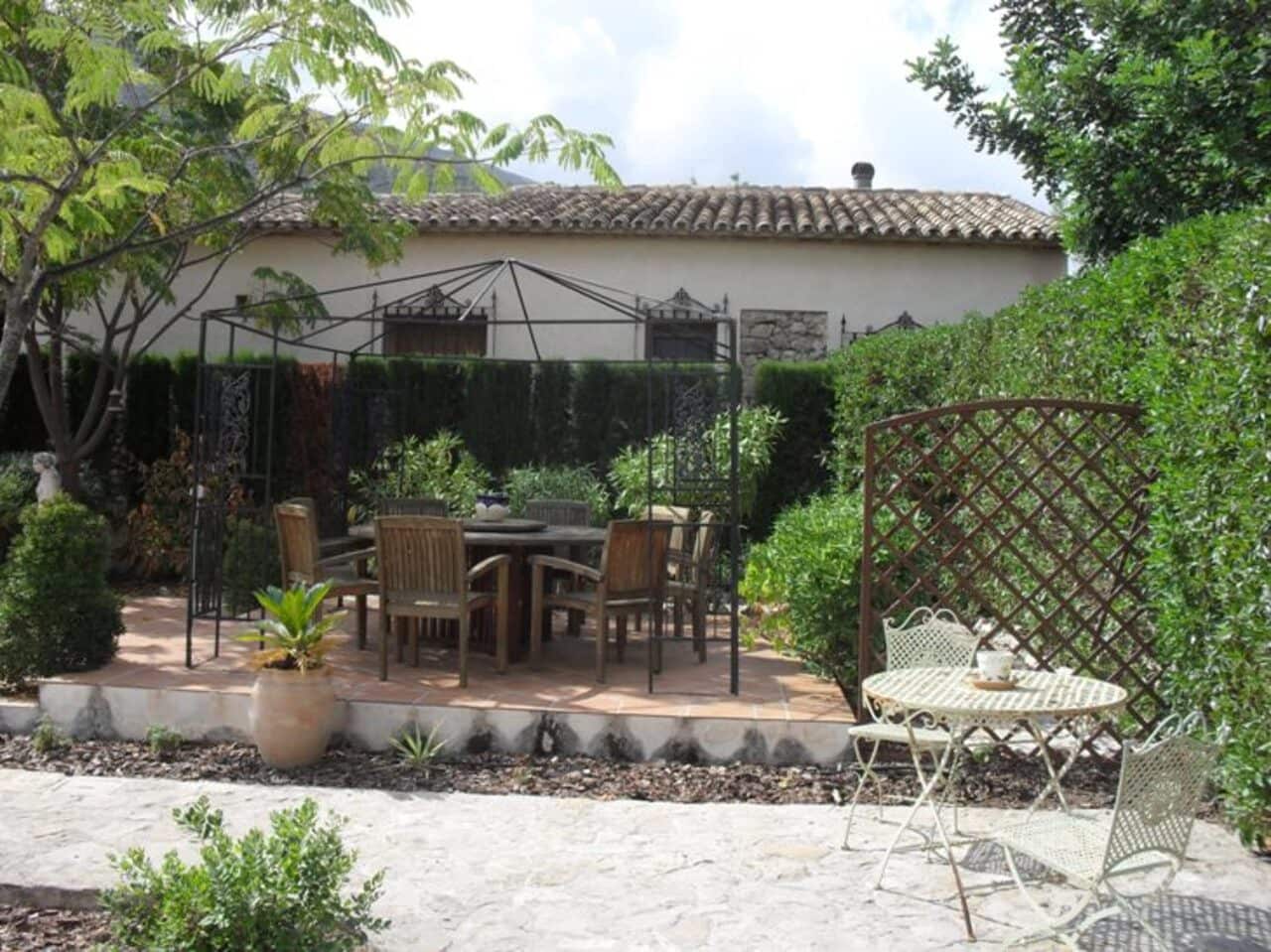 3 bedroom Villa for sale in Jalon / Xalo with pool garage - € 599,000 (Ref: 8906475)