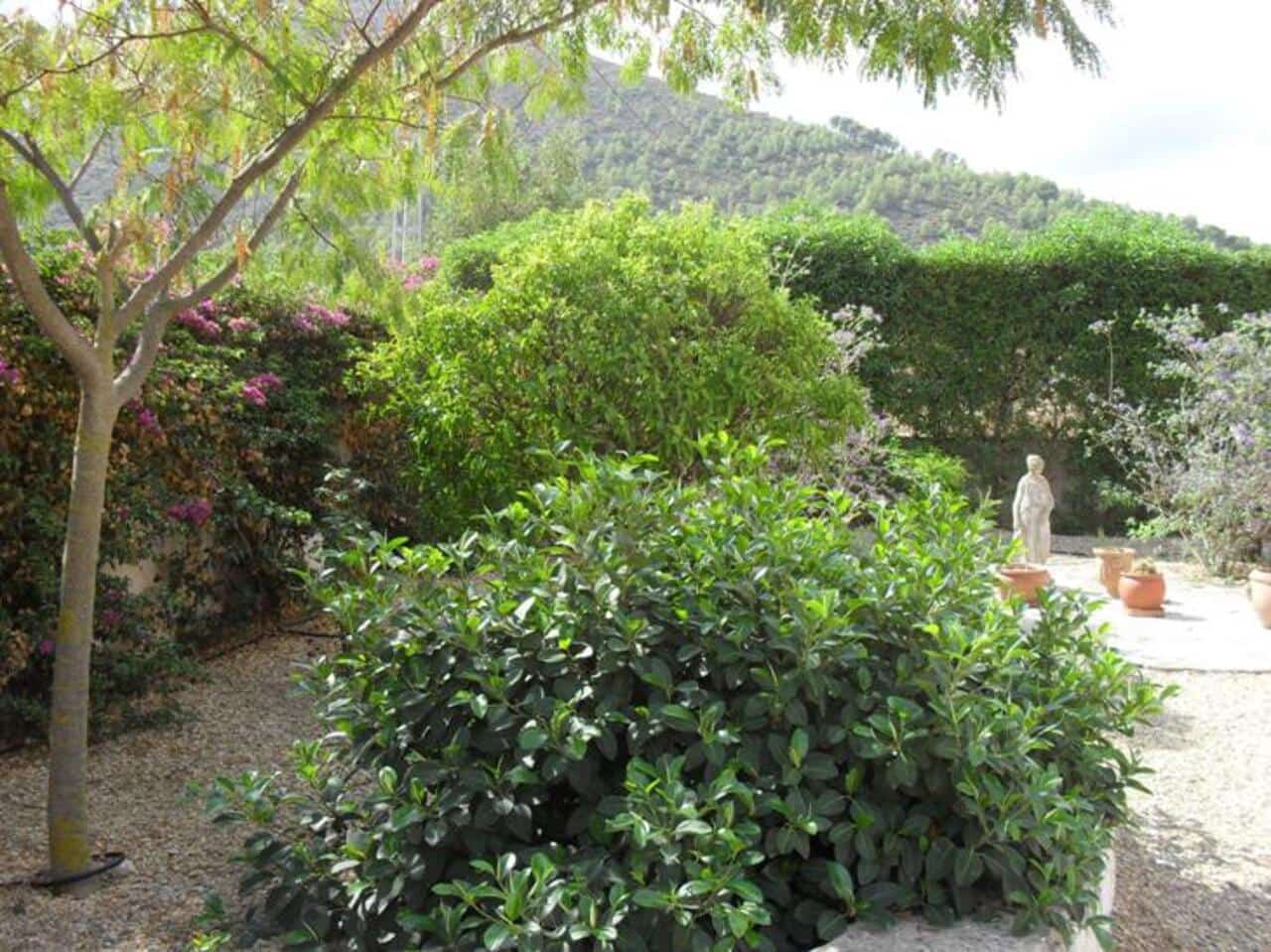 3 bedroom Villa for sale in Jalon / Xalo with pool garage - € 599,000 (Ref: 8906475)