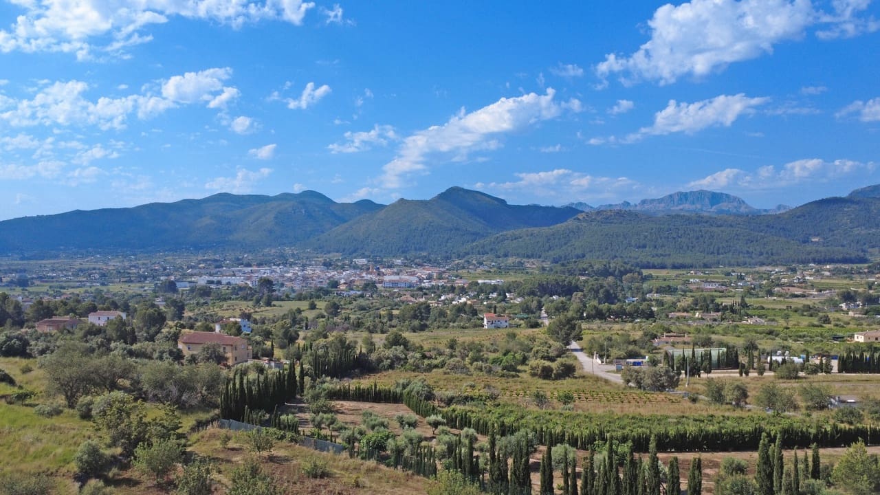 3 bedroom Villa for sale in Jalon / Xalo with garage - € 540,000 (Ref: 9030659)