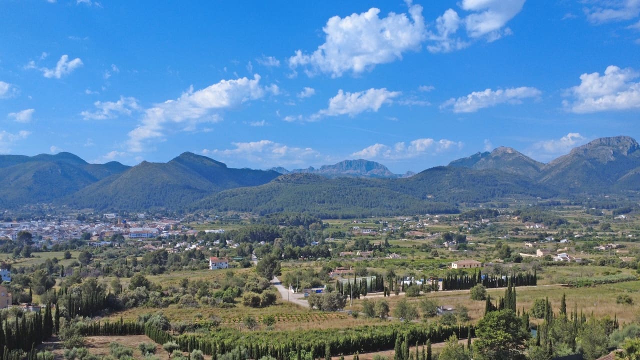 3 bedroom Villa for sale in Jalon / Xalo with garage - € 540,000 (Ref: 9030659)