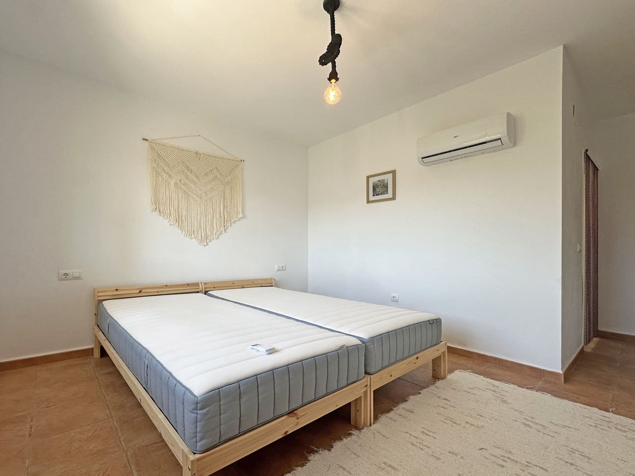 3 bedroom Villa for sale in Jalon / Xalo with garage - € 540,000 (Ref: 9030659)