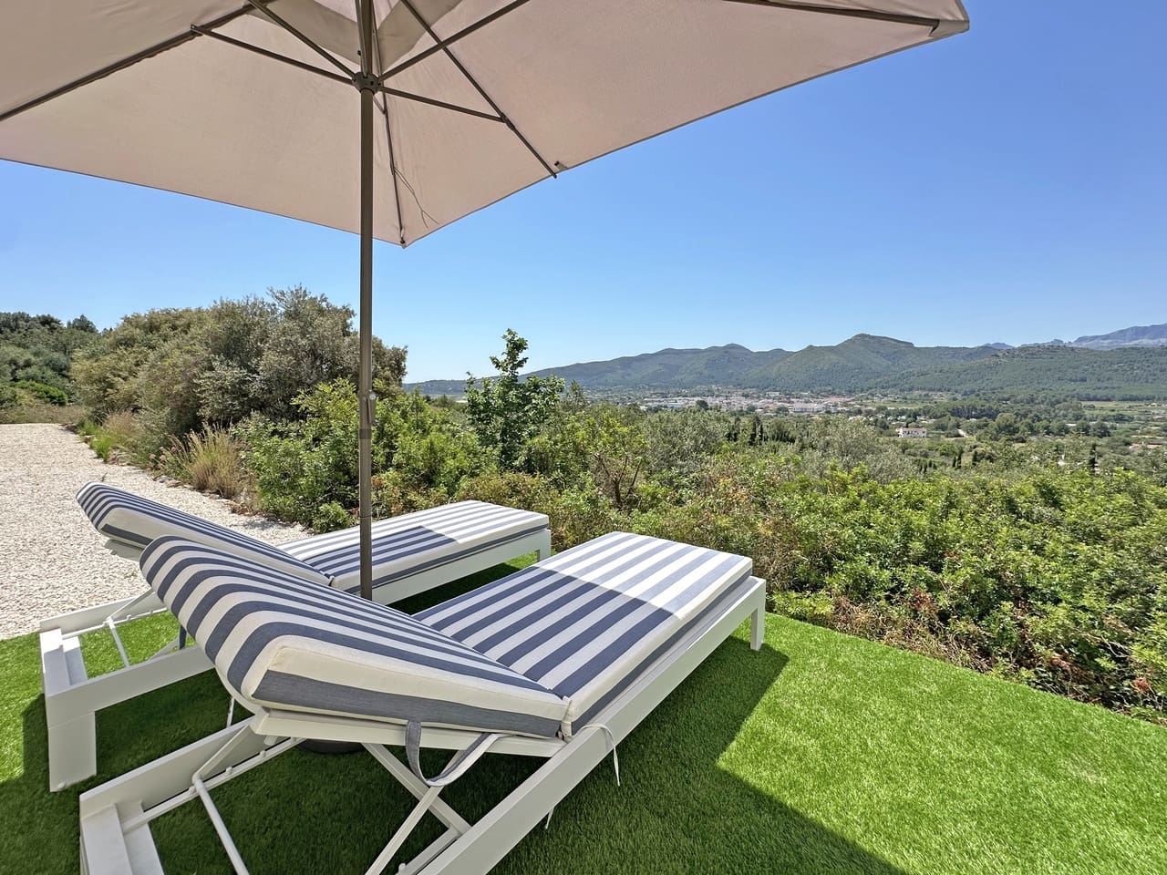 3 bedroom Villa for sale in Jalon / Xalo with garage - € 540,000 (Ref: 9030659)