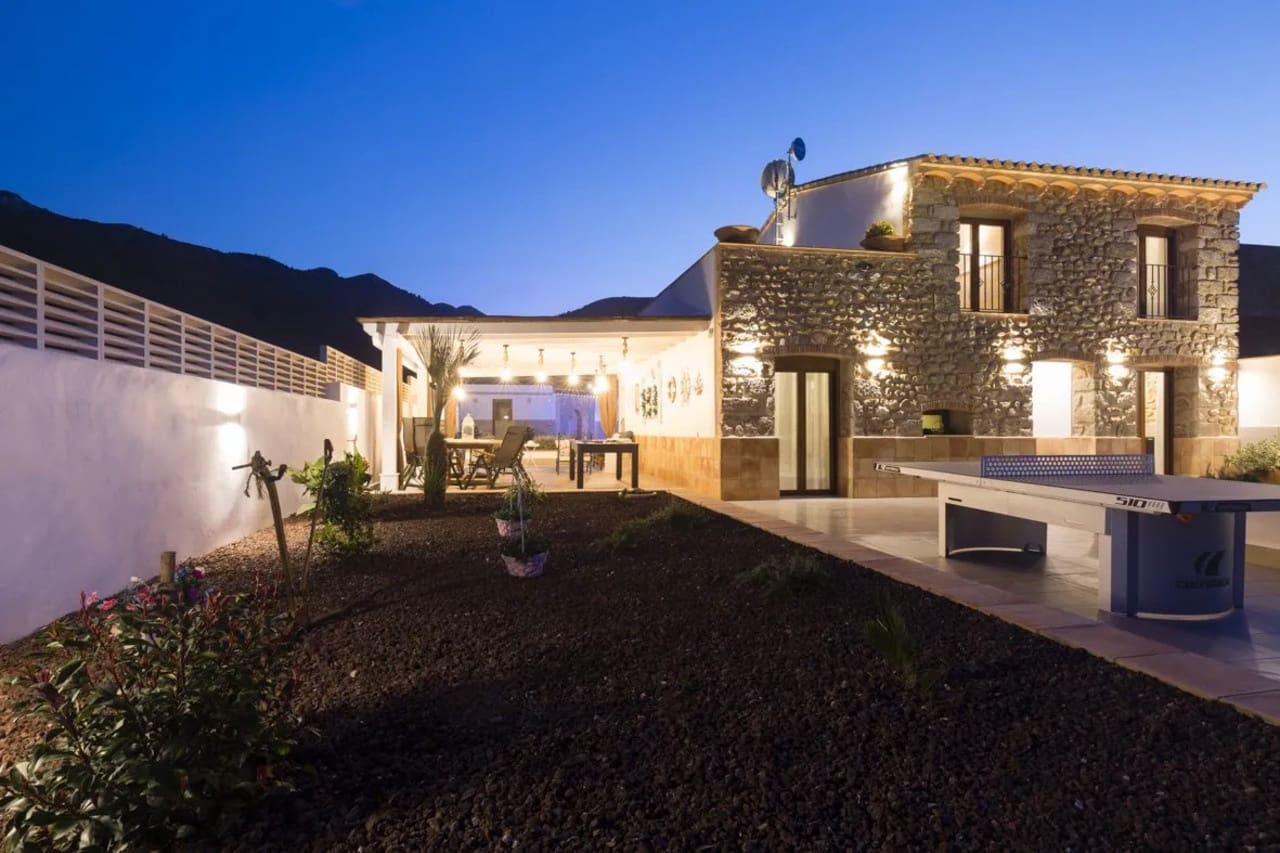 10 soveværelse Finca/Landehus til salg i Jalon / Xalo med swimmingpool garage - € 1.550.000 (Ref: 9131359)