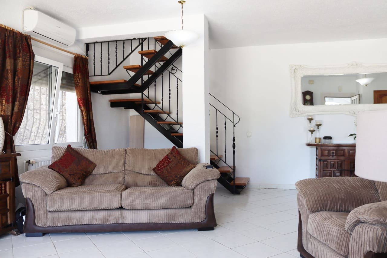 5 bedroom Villa for sale in Parcent with garage - € 360,000 (Ref: 9204928)