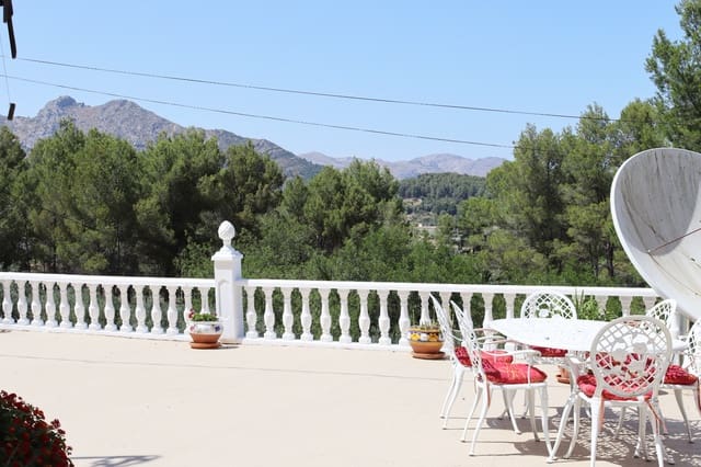 5 bedroom Villa for sale in Parcent with garage - € 360,000 (Ref: 9204928)