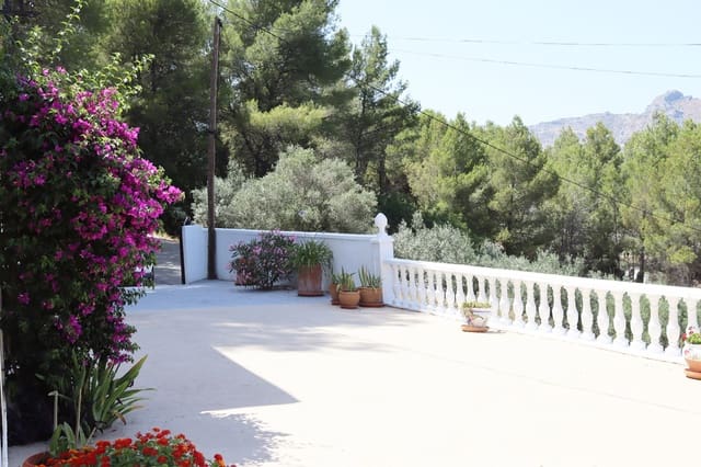 5 bedroom Villa for sale in Parcent with garage - € 360,000 (Ref: 9204928)