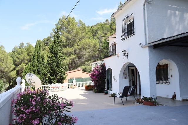 5 bedroom Villa for sale in Parcent with garage - € 360,000 (Ref: 9204928)
