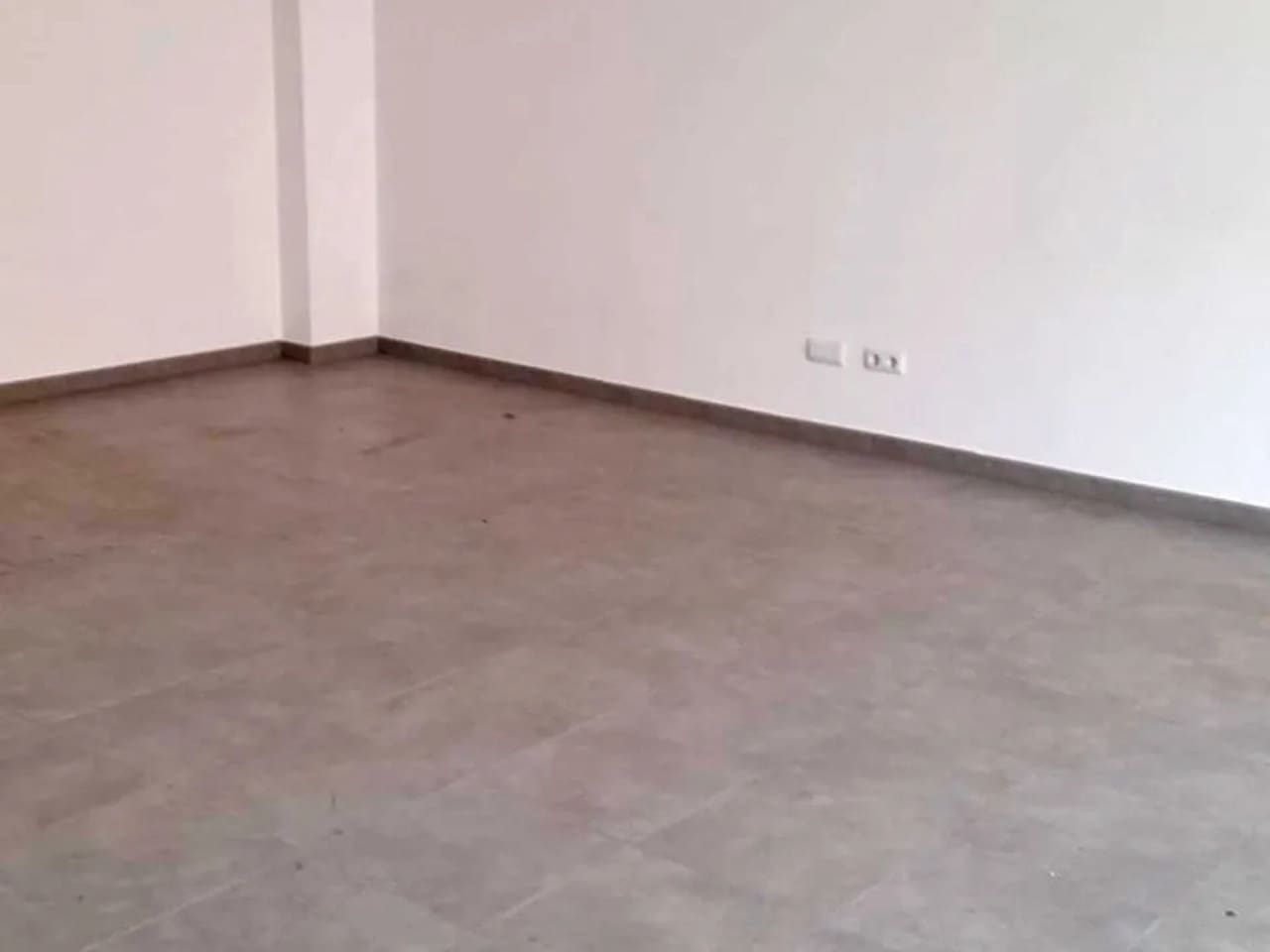 Commercial for sale in Jalon / Xalo - € 147,000 (Ref: 9396701)