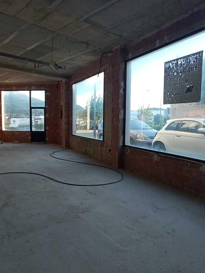 Commercial for sale in Jalon / Xalo - € 147,000 (Ref: 9396701)