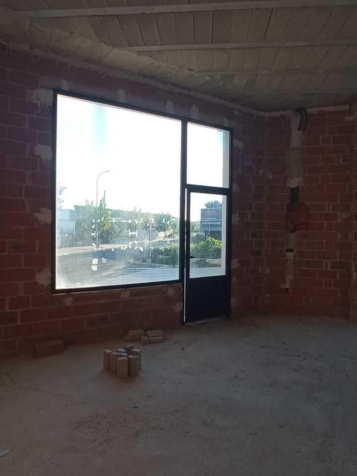 Commercial for sale in Jalon / Xalo - € 147,000 (Ref: 9396701)