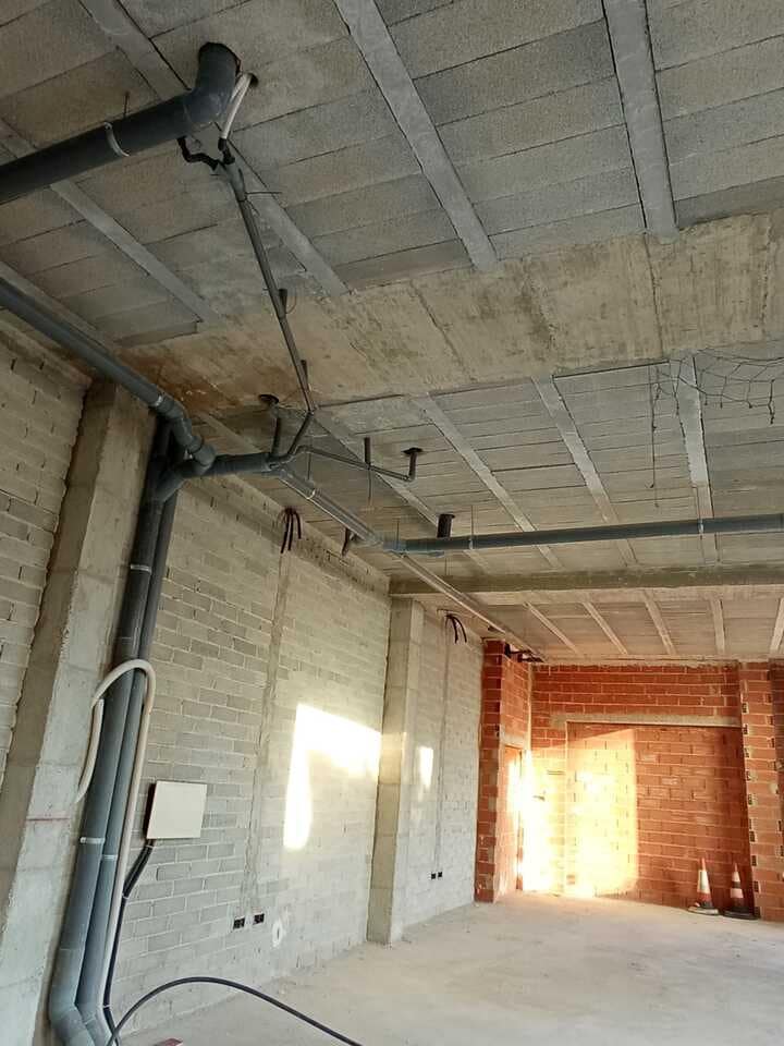 Commercial for sale in Jalon / Xalo - € 147,000 (Ref: 9396701)