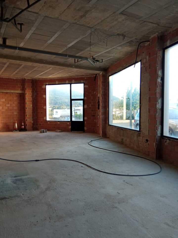 Commercial for sale in Jalon / Xalo - € 147,000 (Ref: 9396701)