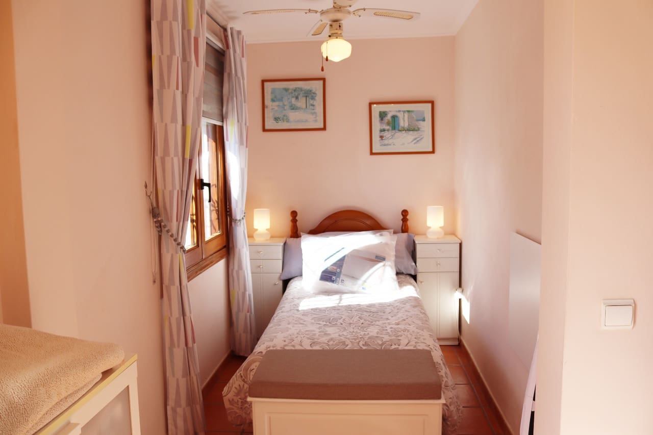 4 sypialnia Willa na sprzedaż w Benigembla / Benichembla z basenem garażem - 469 000 € (Ref: 9679117)