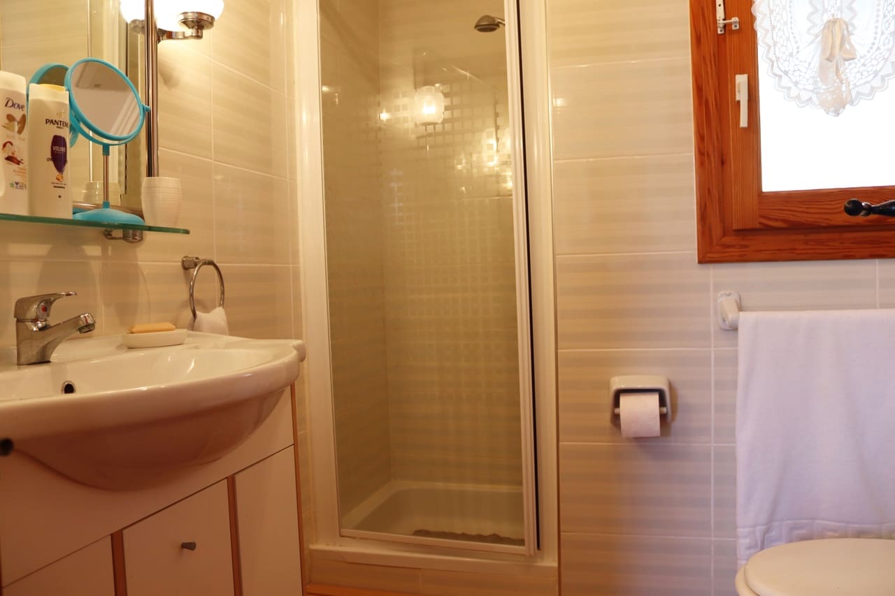 4 sypialnia Willa na sprzedaż w Benigembla / Benichembla z basenem garażem - 469 000 € (Ref: 9679117)