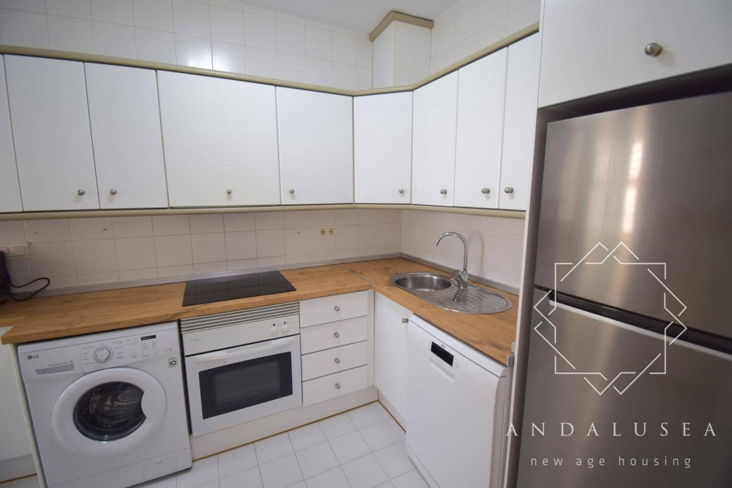 3 bedroom Flat for rent in Mojacar with pool garage - € 1,500 (Ref: 10049802)