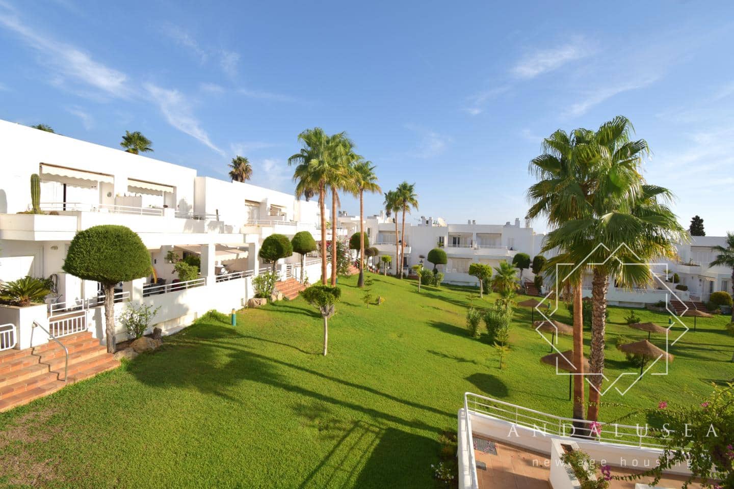 3 bedroom Flat for rent in Mojacar with pool garage - € 1,500 (Ref: 10049802)