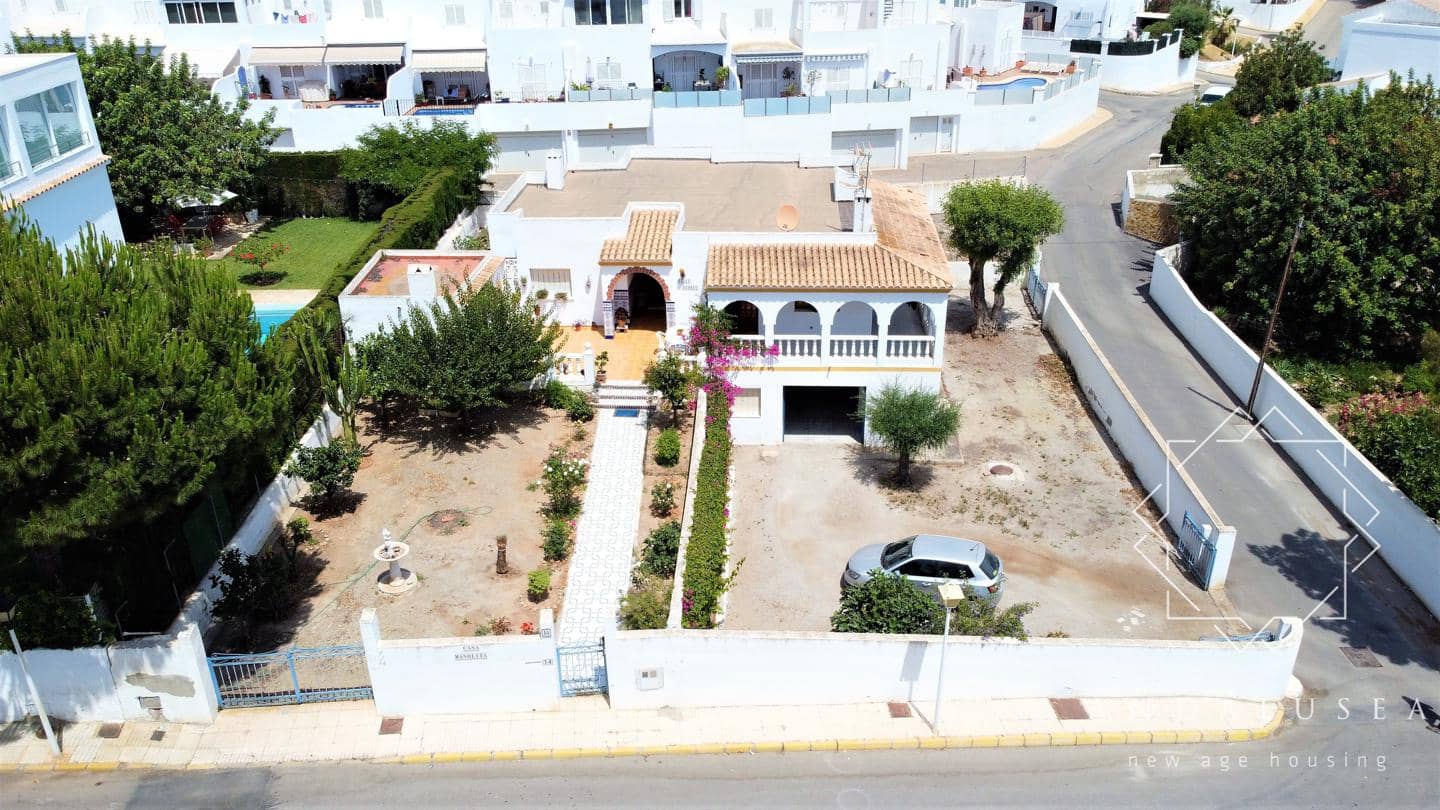 3 bedroom Villa for sale in Mojacar with garage - € 600,000 (Ref: 4331571)