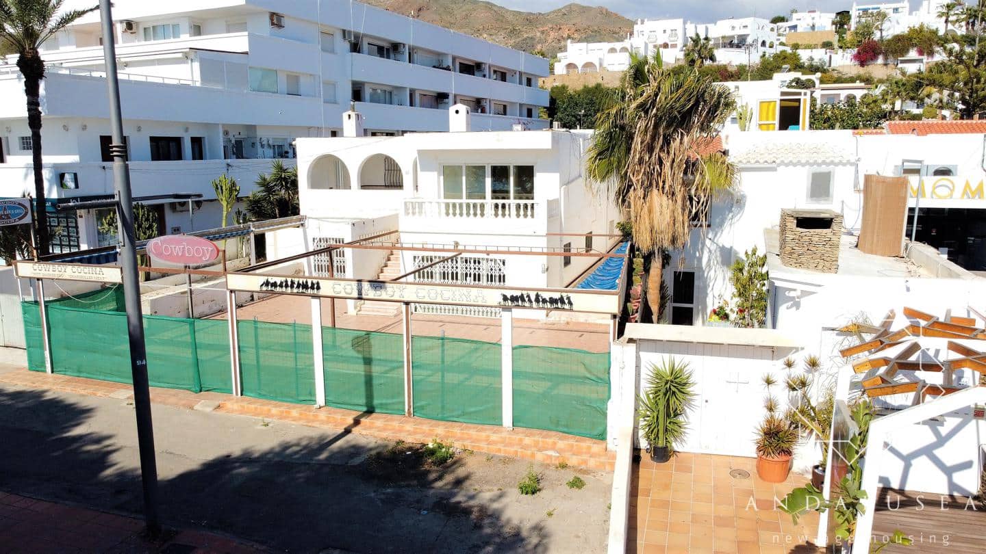 6 bedroom Villa for sale in Almeria city with pool - € 680,000 (Ref: 5953966)