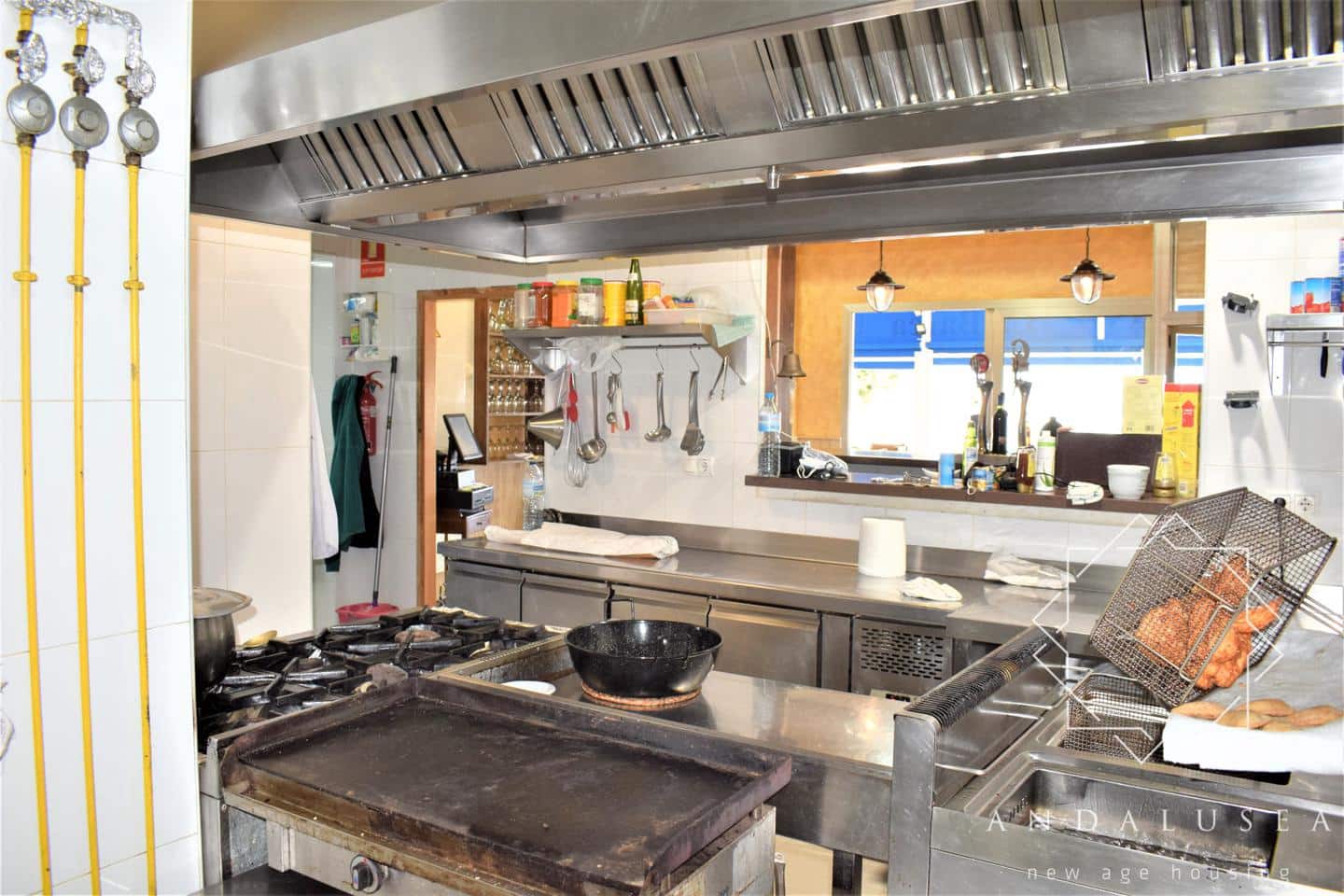2 bedroom Business for sale in Garrucha - € 800,000 (Ref: 6012730)