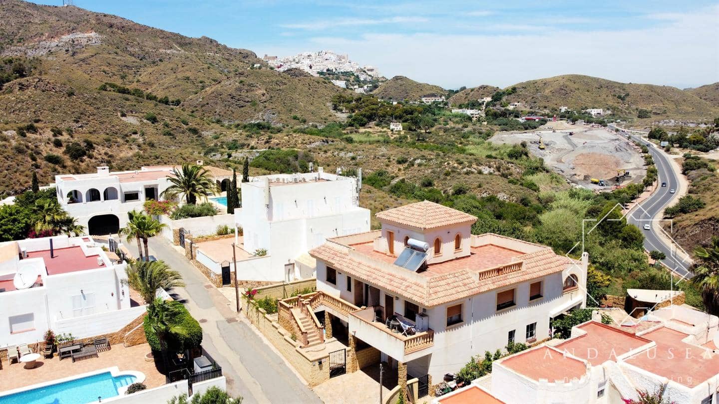 Chalet de 3 habitaciones en Mojácar en venta con piscina garaje - 795.000 € (Ref: 6645342)