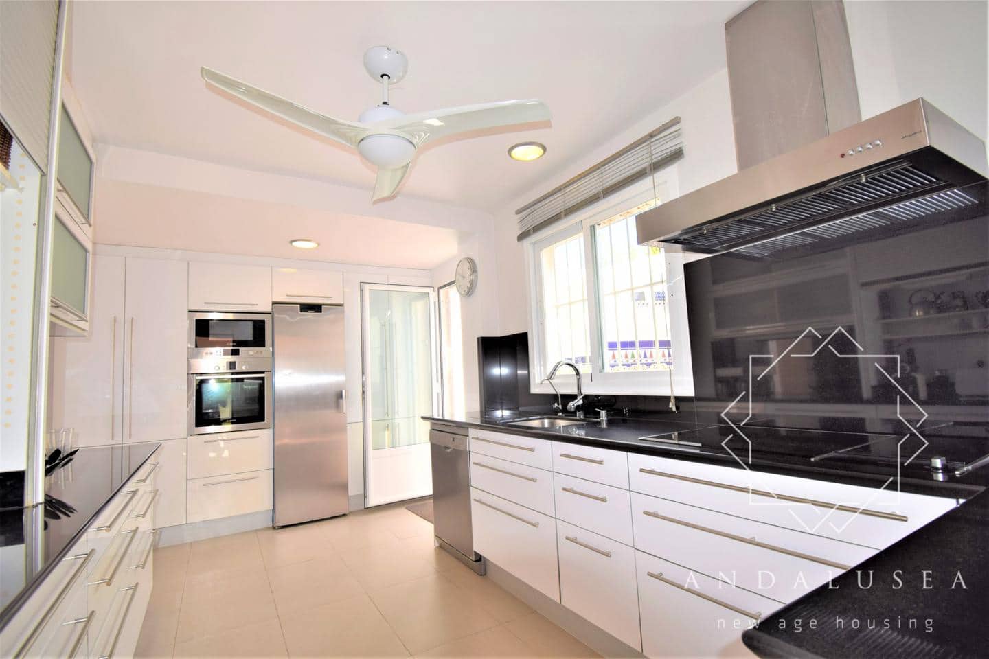 5 soveværelse Villa til salg i Mojacar med swimmingpool garage - € 550.000 (Ref: 7171124)