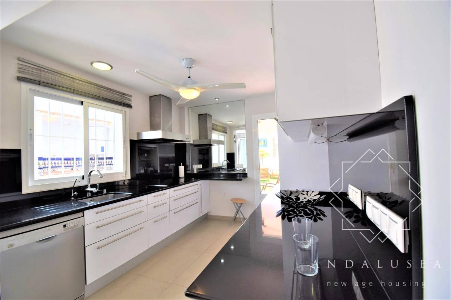 5 soveværelse Villa til salg i Mojacar med swimmingpool garage - € 550.000 (Ref: 7171124)