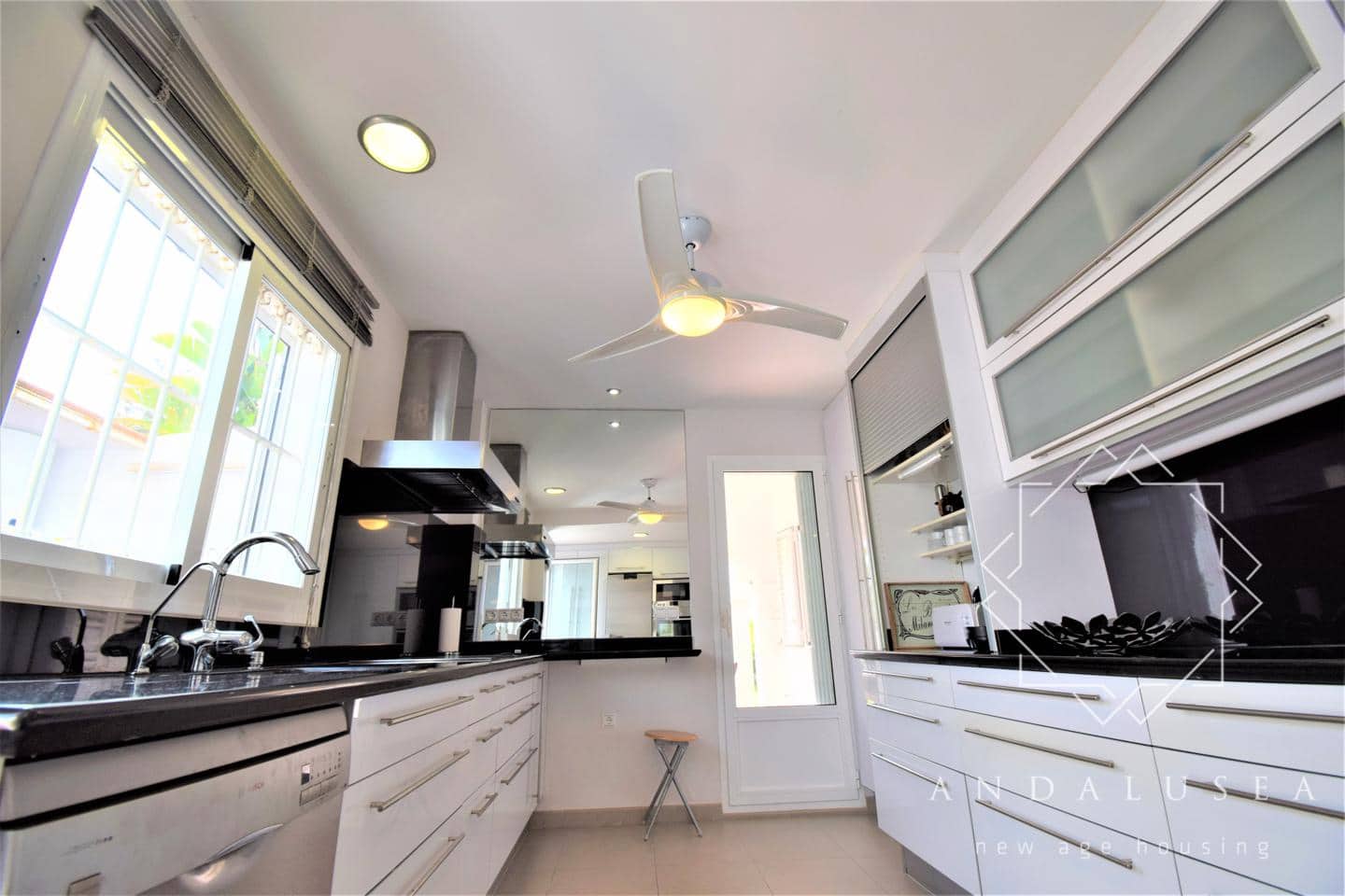 5 soveværelse Villa til salg i Mojacar med swimmingpool garage - € 550.000 (Ref: 7171124)