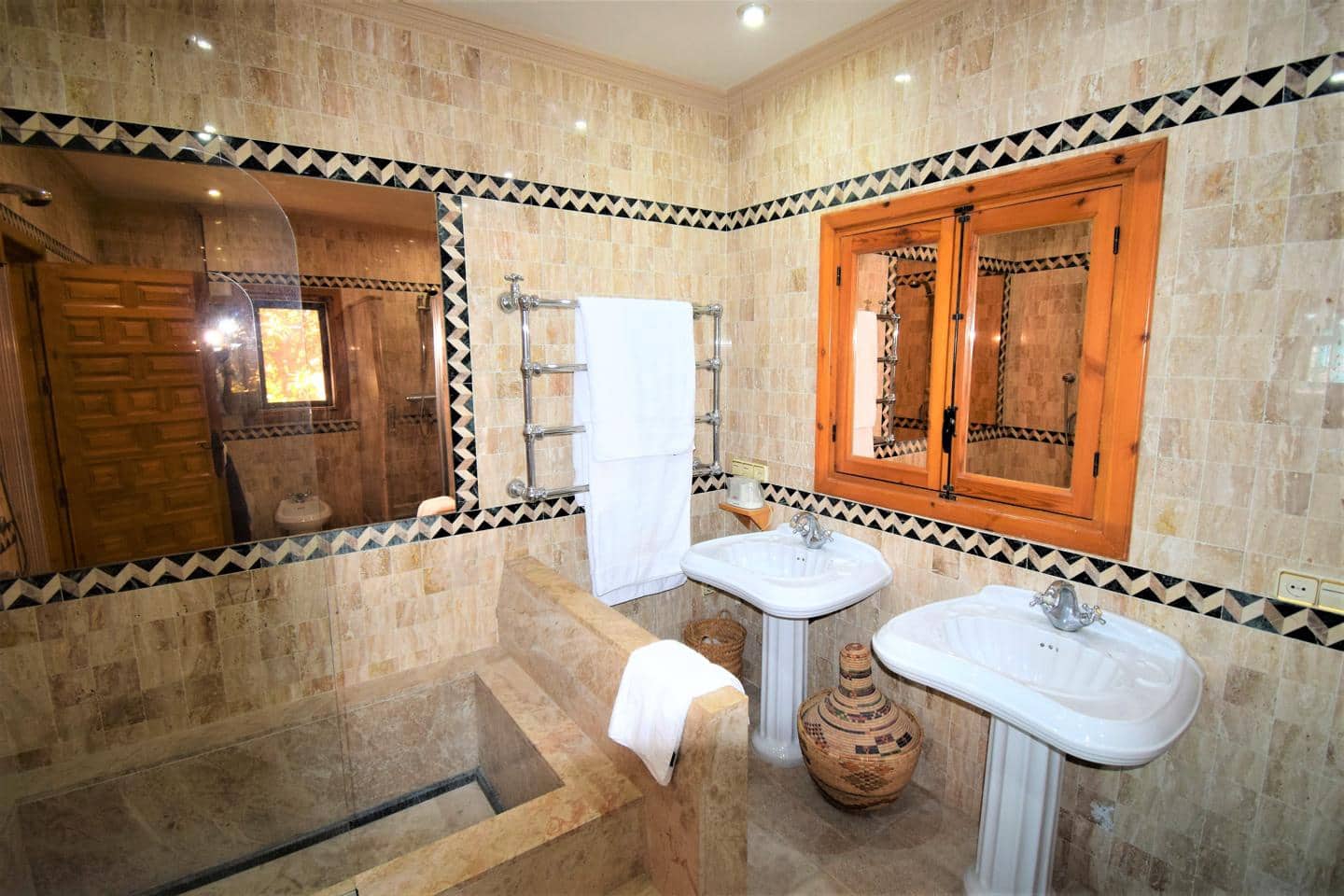 4 soveværelse Finca/Landehus til salg i Mojacar med swimmingpool - € 985.000 (Ref: 7596793)