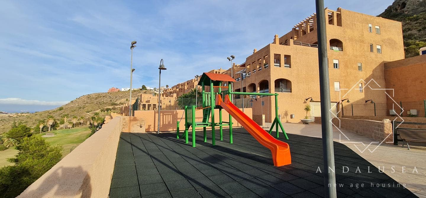 2 slaapkamer Flat te koop in Mojacar met zwembad garage - € 165.000 (Ref: 8000984)