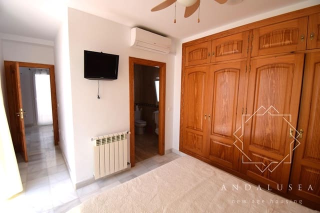 Chalet de 4 habitaciones en Mojácar en venta con piscina - 595.000 € (Ref: 9127467)