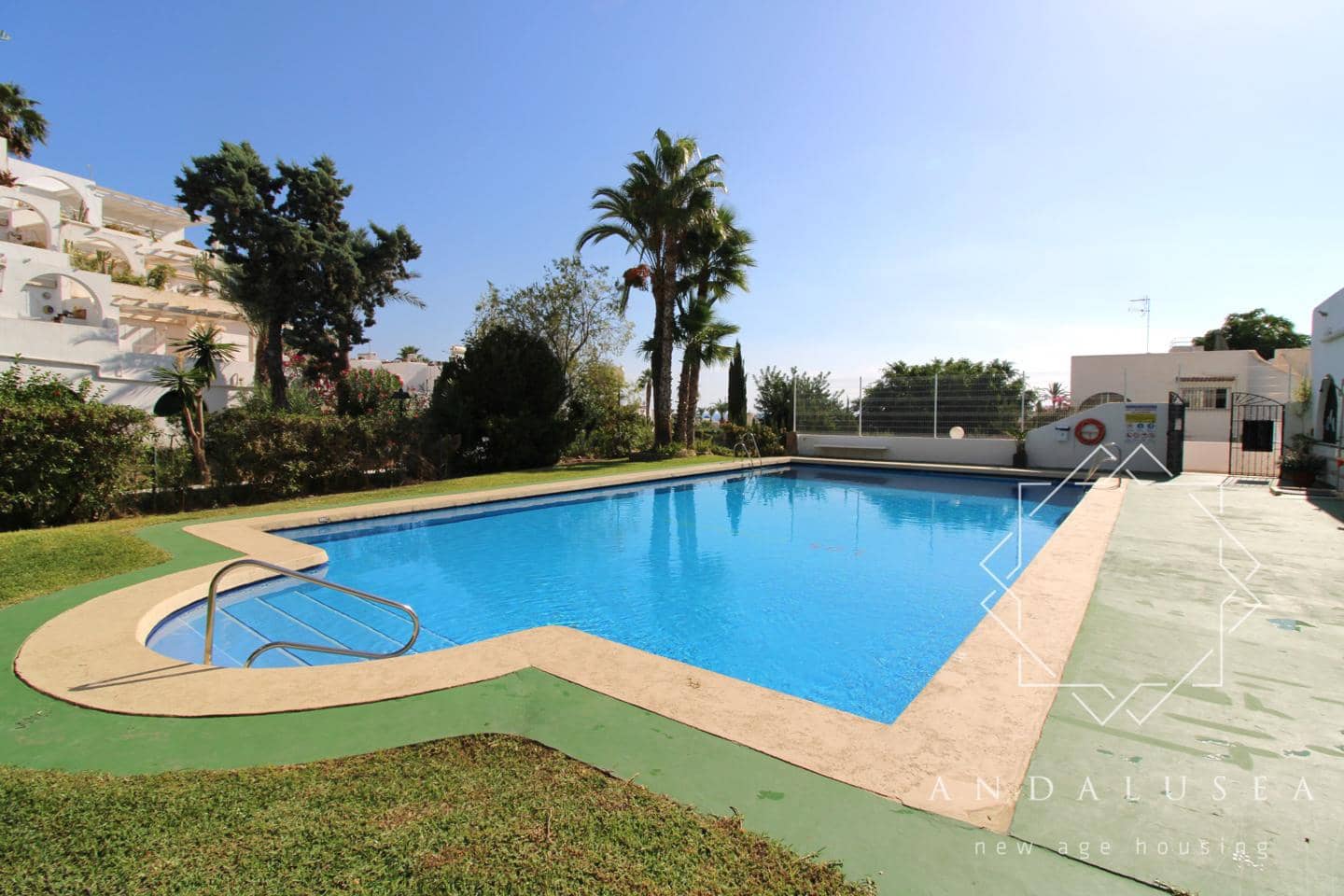 2 soveværelse Lejlighed til leje i Mojacar med swimmingpool - € 850 (Ref: 9258219)