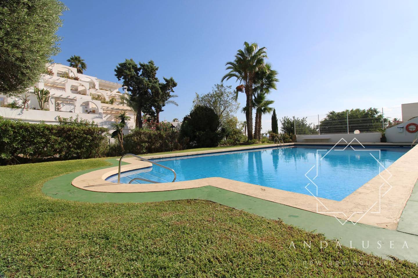 2 soveværelse Lejlighed til leje i Mojacar med swimmingpool - € 850 (Ref: 9258219)