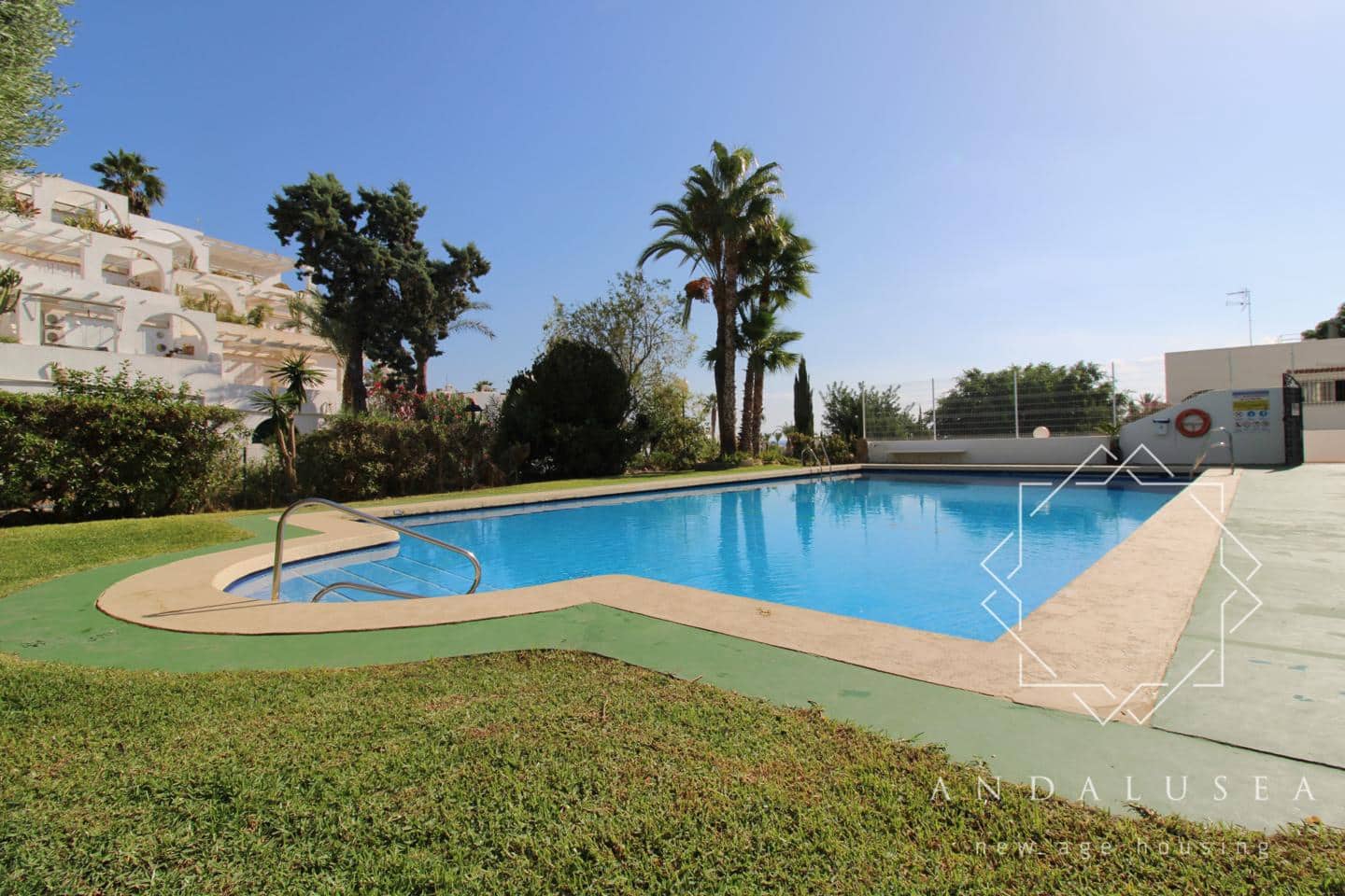 2 soveværelse Lejlighed til leje i Mojacar med swimmingpool - € 850 (Ref: 9258219)