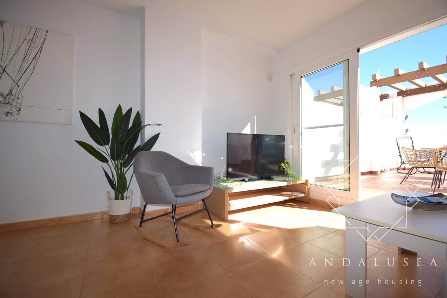 3 Zimmer Wohnung zu vermieten in Almeria Stadt - 1.500 € (Ref: 9443990)