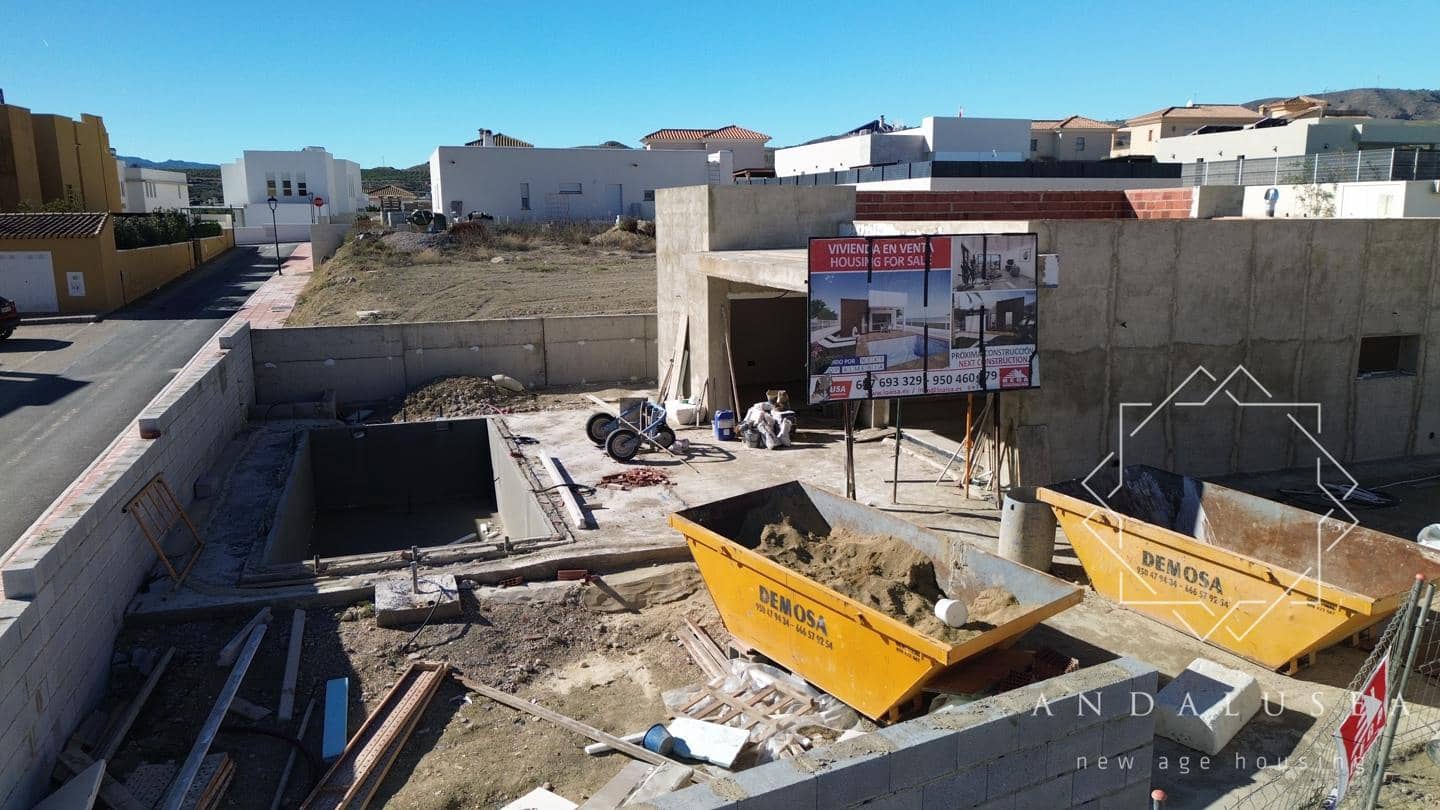 Chalet de 3 habitaciones en Los Gallardos en venta con piscina - 349.000 € (Ref: 9665349)