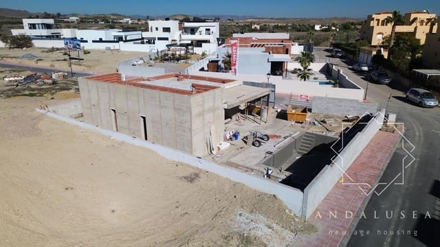 Chalet de 3 habitaciones en Los Gallardos en venta con piscina - 349.000 € (Ref: 9665349)