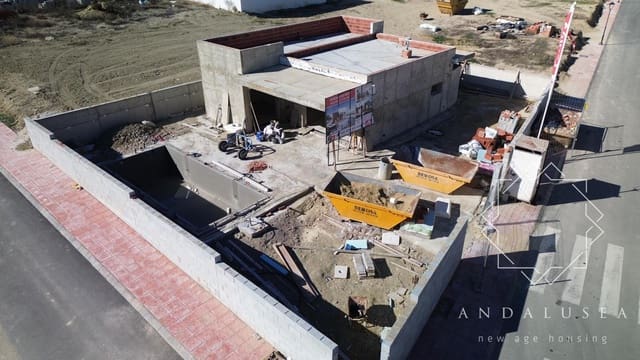 Chalet de 3 habitaciones en Los Gallardos en venta con piscina - 349.000 € (Ref: 9665349)