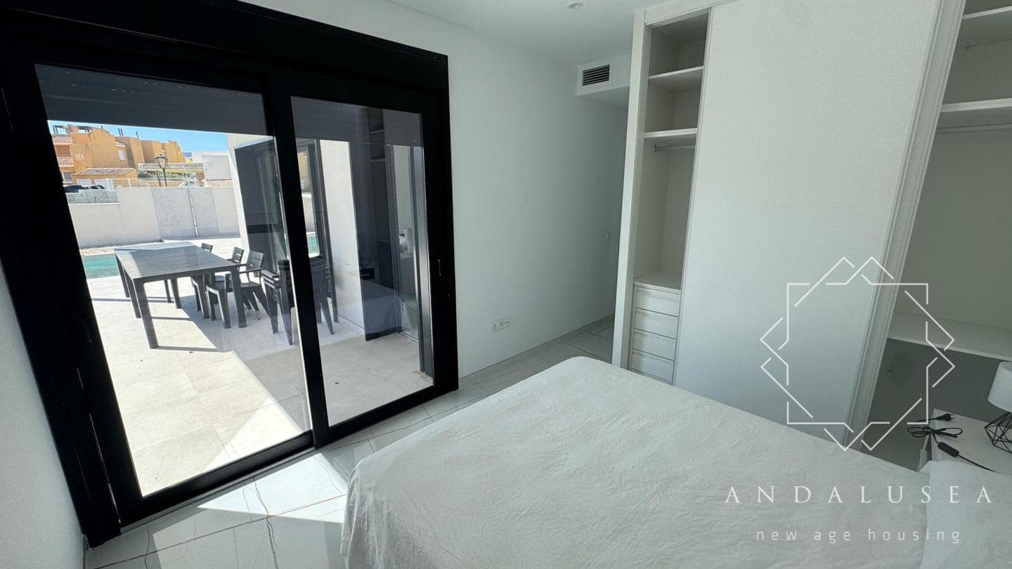 2 soveværelse Villa til salg i Los Gallardos med swimmingpool - € 324.000 (Ref: 9665350)