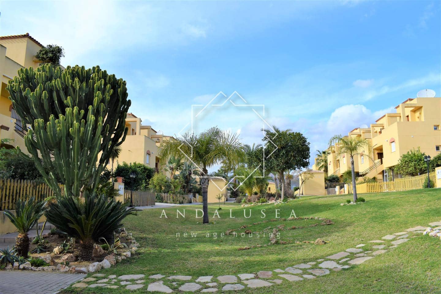 2 bedroom Flat for sale in Los Gallardos with pool - € 139,000 (Ref: 9841505)
