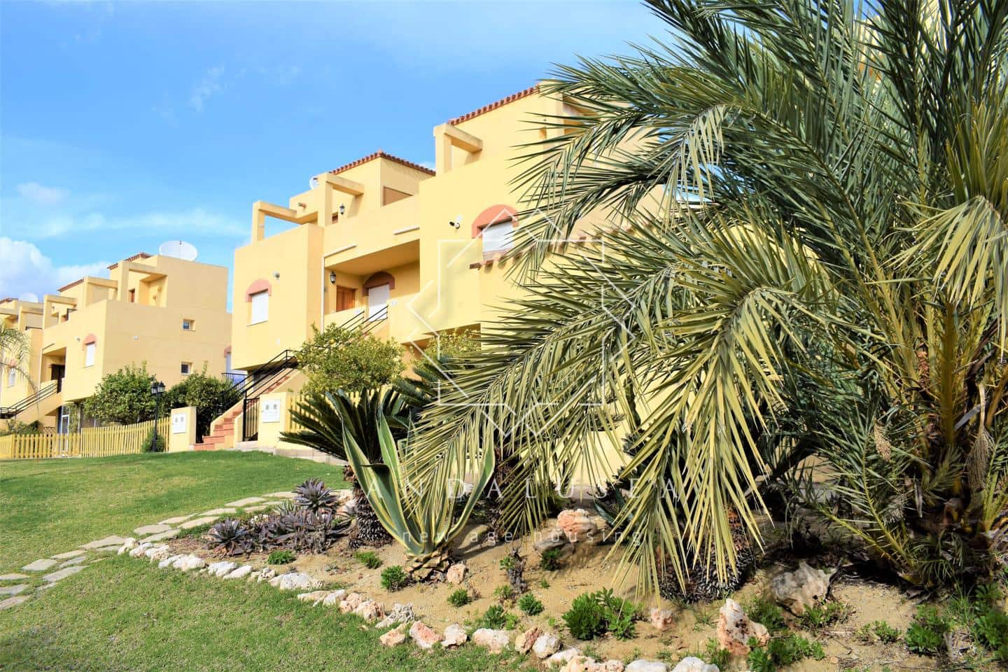 2 bedroom Flat for sale in Los Gallardos with pool - € 139,000 (Ref: 9841505)