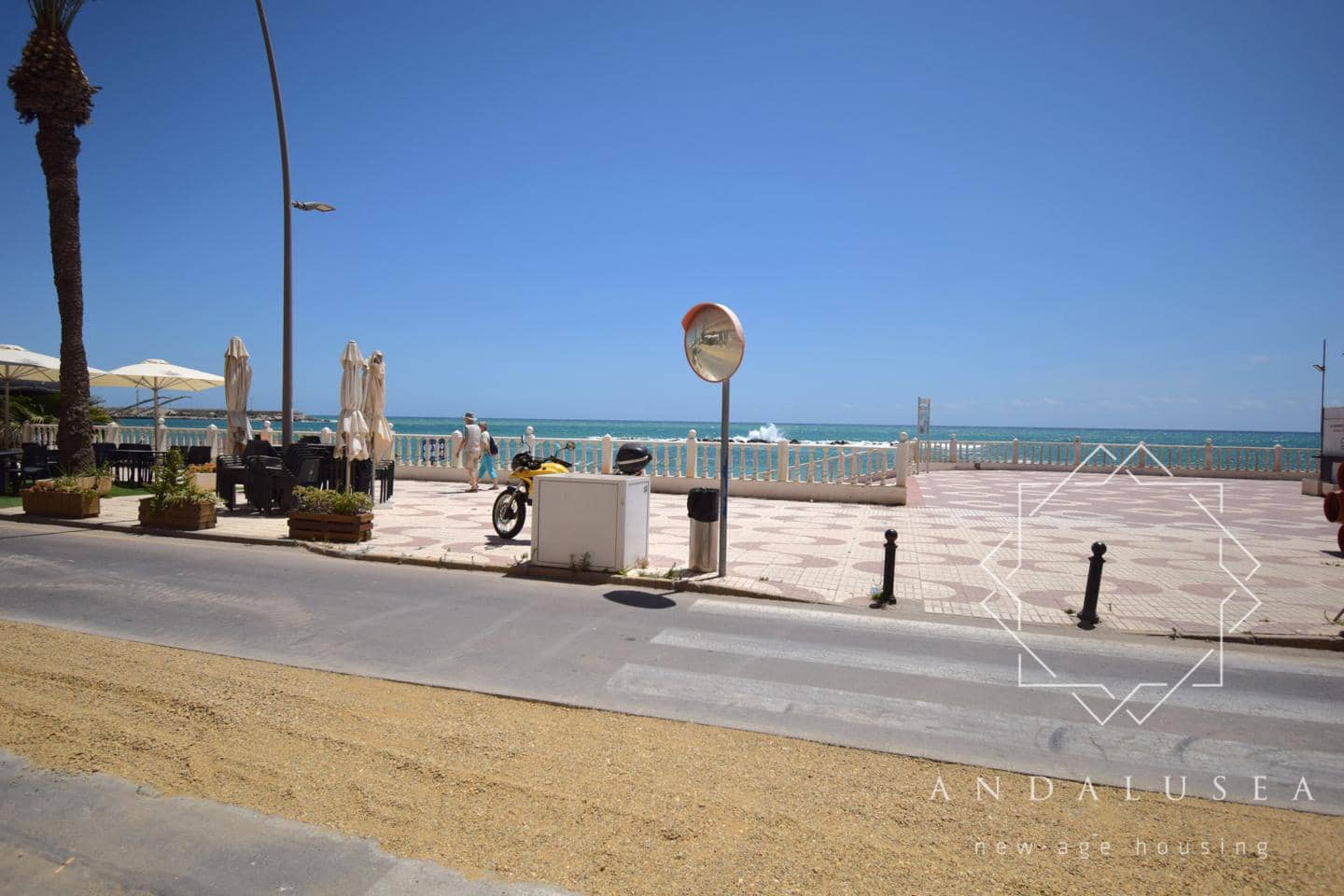 1 bedroom Business for sale in Garrucha - € 175,000 (Ref: 9902297)