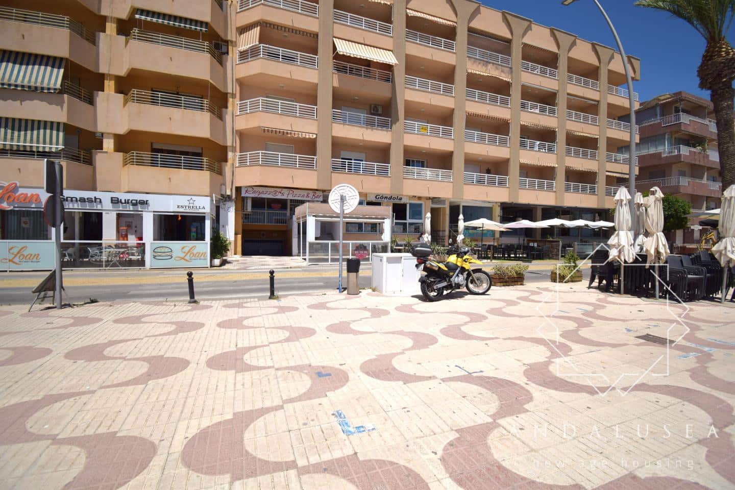 1 bedroom Business for sale in Garrucha - € 175,000 (Ref: 9902297)