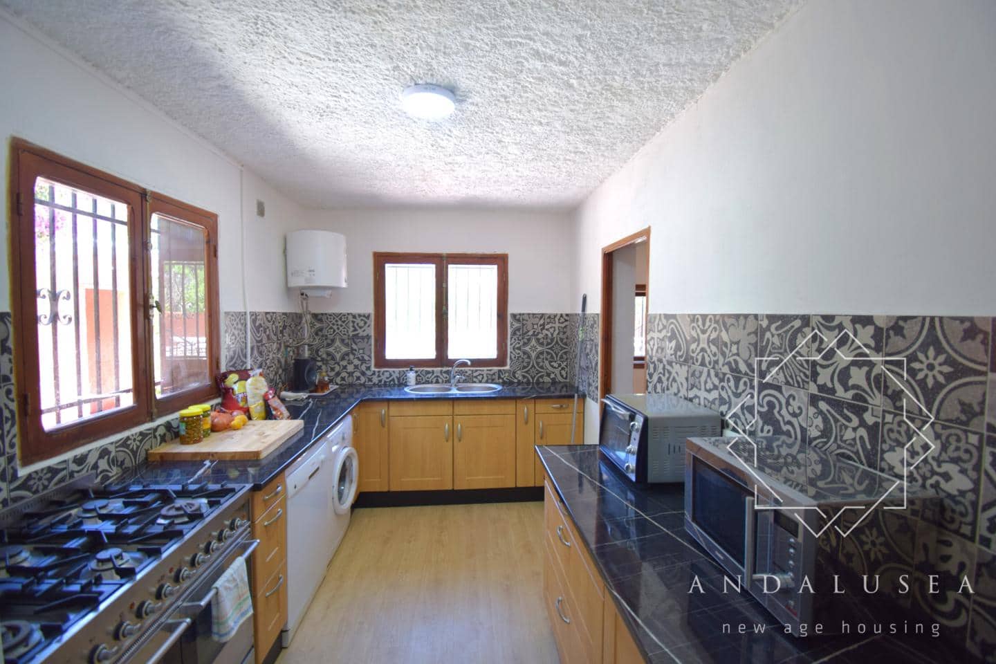 6 soveværelse Villa til salg i Mojacar med swimmingpool garage - € 595.000 (Ref: 9918936)
