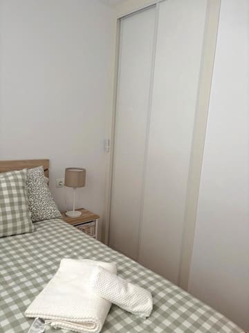 Piso de 2 habitaciones en Mojácar en alquiler - 1.300 € (Ref: 9981438)