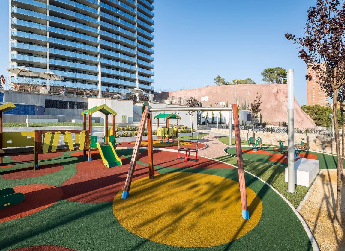 2 bedroom Apartment for sale in Benidorm with pool garage - € 690,000 (Ref: 9453701)