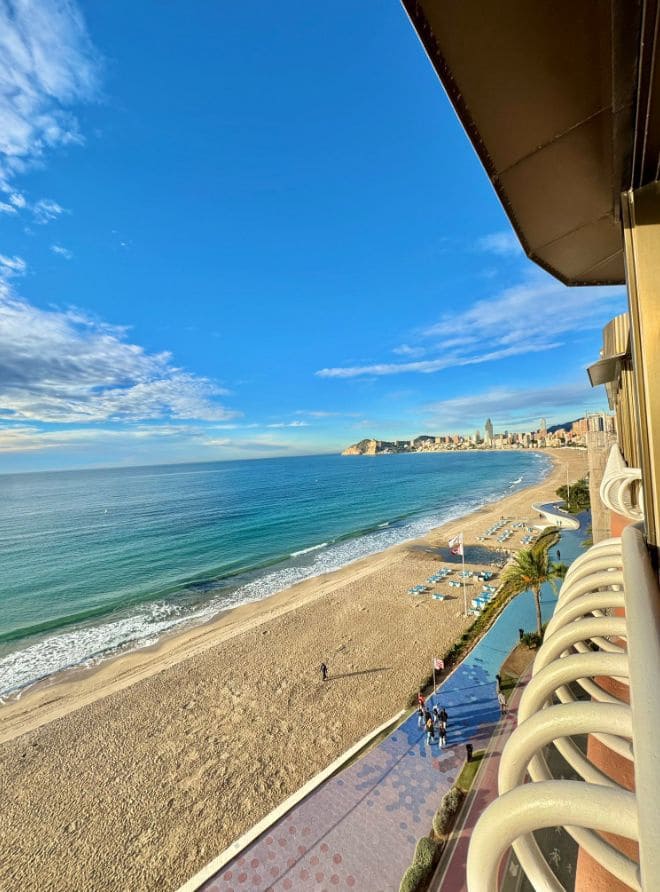 4 bedroom Apartment for sale in Benidorm with garage - € 550,000 (Ref: 9453702)